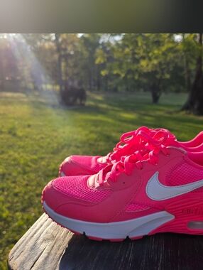 Nike Air Max Excee – Women’s Hyper Pink & White – Size 8.5